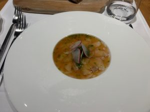 Carpaccio von Goldbrasse Ponzu-Vinaigrette